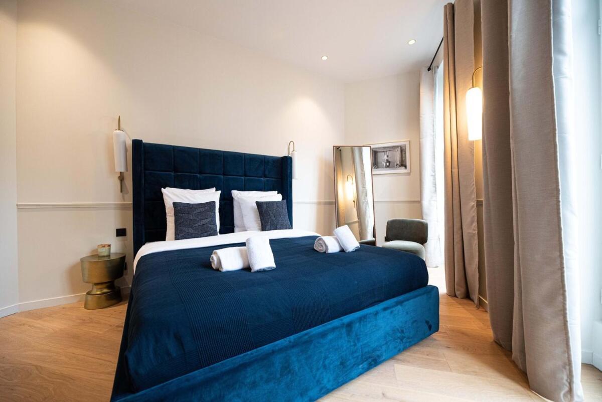 Appartement De Luxe Dans Le Centre De 2-4p Parijs