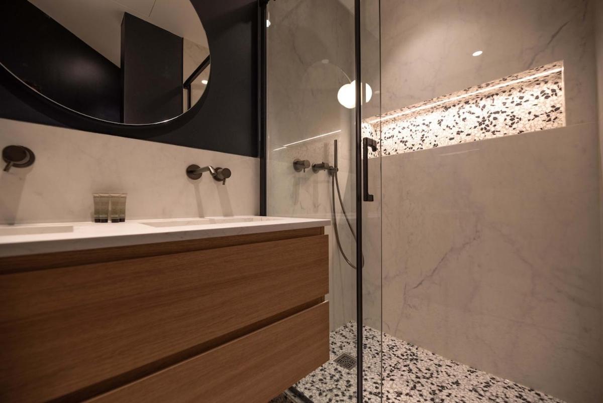 Appartement De Luxe Dans Le Centre De 2-4p Parijs